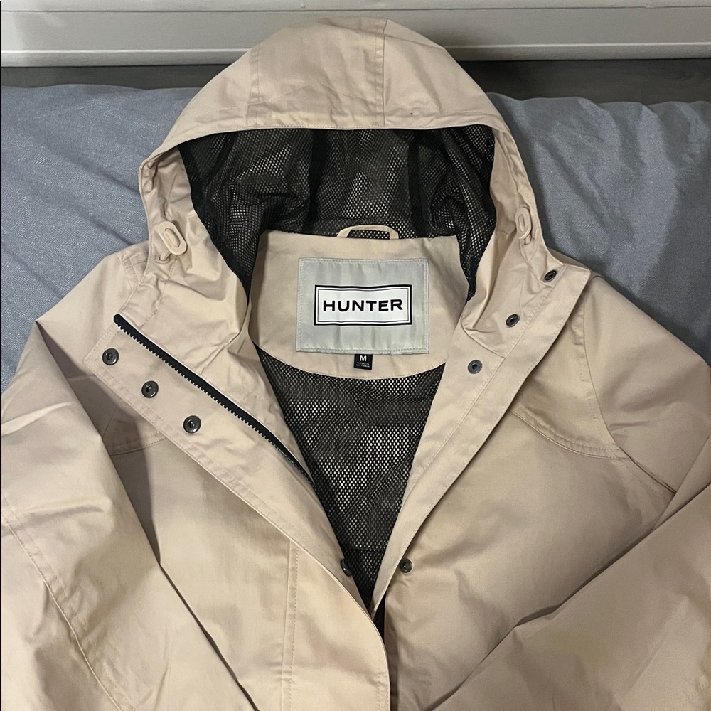 New Hunter Classic Tan Hooded Coat, M